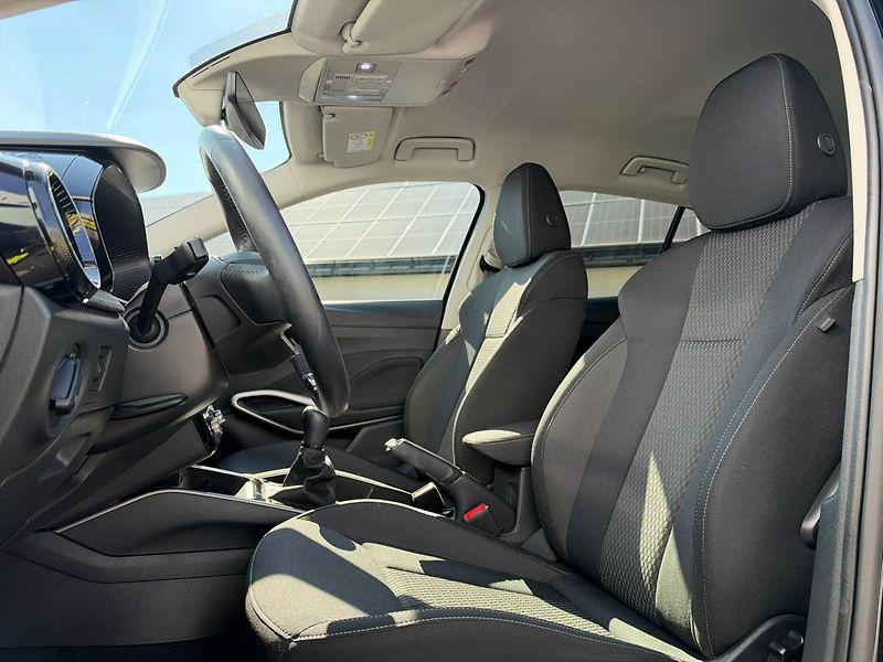 Škoda Fabia Selection 1,0 TSI 70 kW 5° MP - fotka 10 z 31
