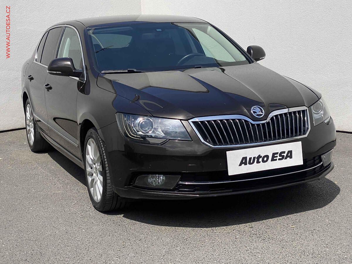 Škoda Superb 2.0TDi, ČR, AC, bixen, park