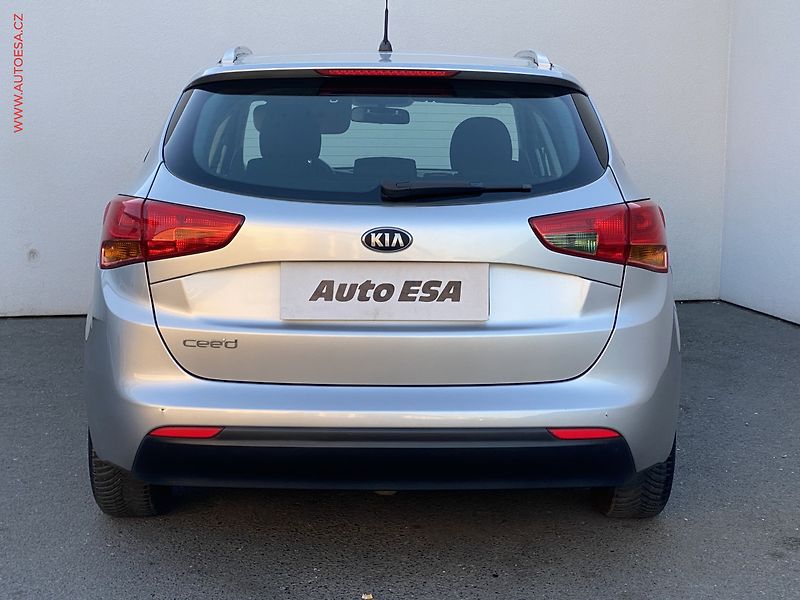 Kia Ceed (2013) 1.4CVVT, Edition, AC, tempo - fotka 5 z 16