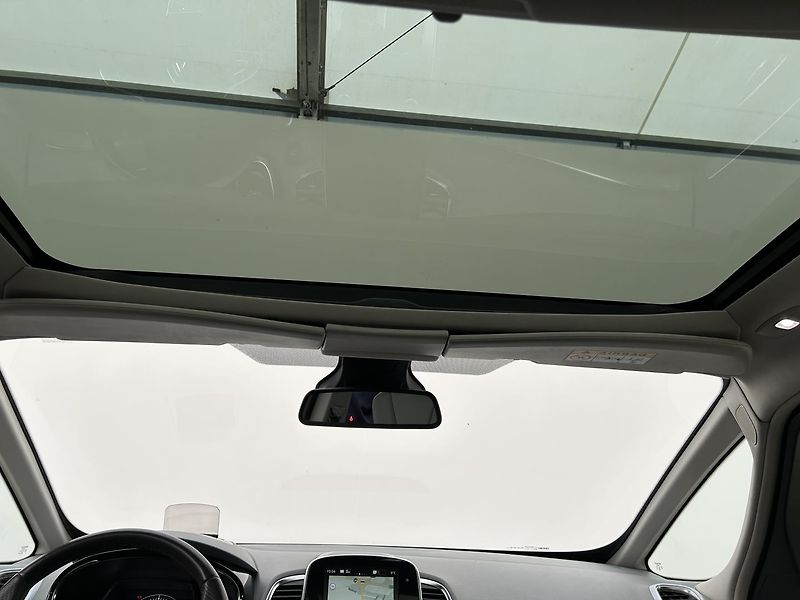 Renault Espace 1.6 dCi INITIALE PARIS - fotka 25 z 30