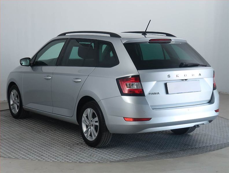 Škoda Fabia (2022) 1.0 TSI, ČR,1.maj, Serv.kniha - fotka 4 z 17