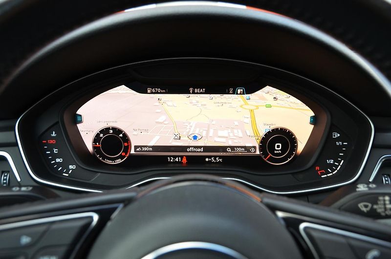 Audi A4 (2017) 2.0 TDi 110kW / NAVI / XENON - fotka 29 z 46