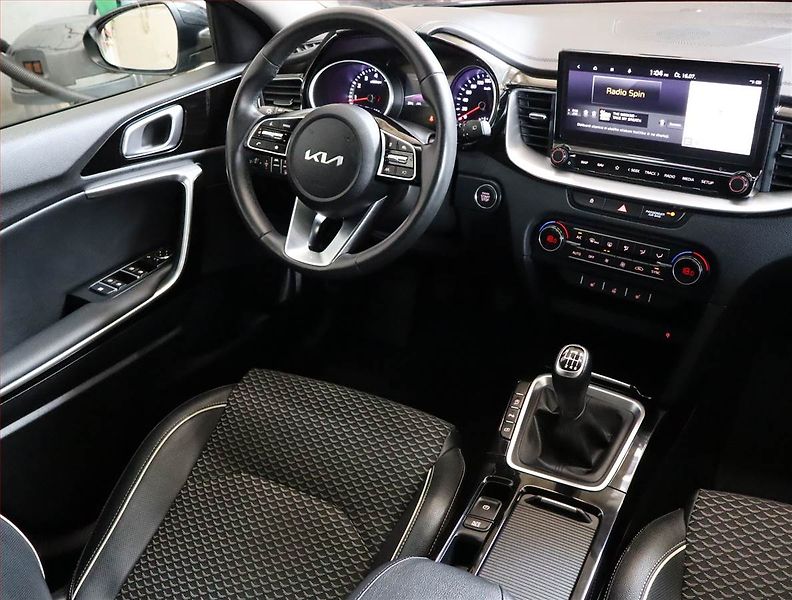 Kia XCeed (2024) 1.5 T-GDI - fotka 7 z 26