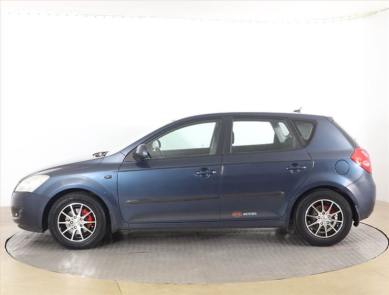 Kia Ceed (2008) 1.4 CVVT, Serv.kniha - fotka 3 z 15