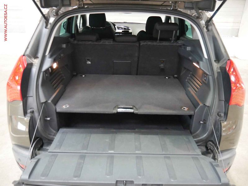 Peugeot 3008 (2010) 1.6VTi, Panor, AC - fotka 7 z 18