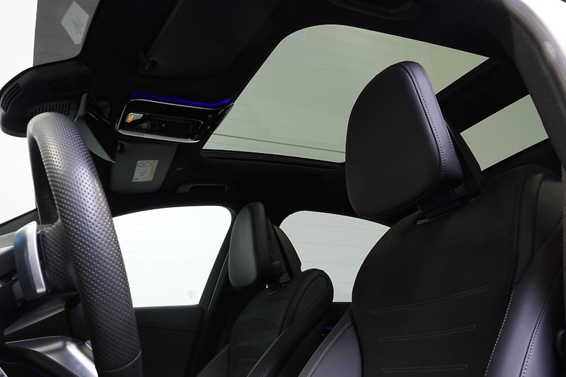 Mercedes-Benz Třídy C C300 4M,HUD,DPH,AMG,PANO,ZÁRUK - fotka 18 z 37