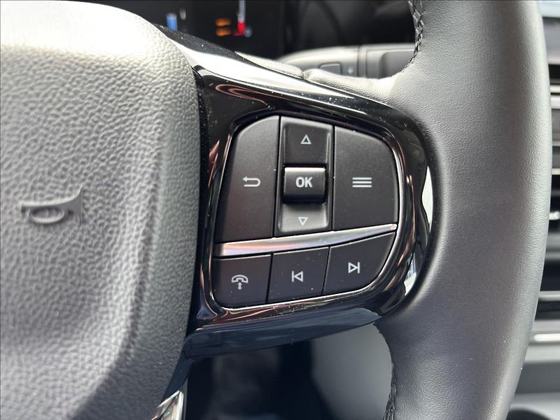 Ford Tourneo Custom 2,0 125kW L2 Titanium  DPH - fotka 31 z 44