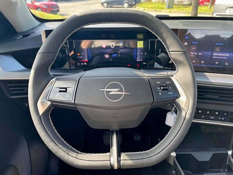 Opel Frontera (2026) Hybrid 1.2T 110k Edition AT6 - fotka 12 z 18