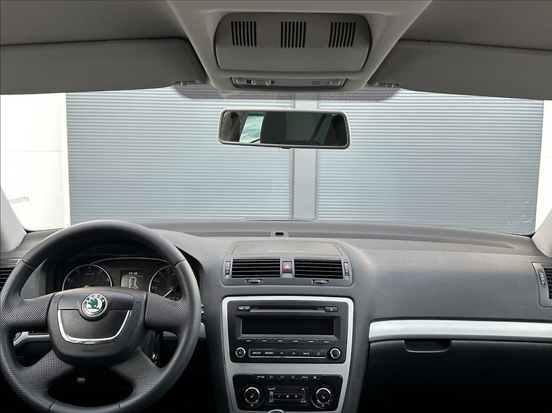 Škoda Octavia 1,8 TSI 152PS  Ambition Family - fotka 28 z 48