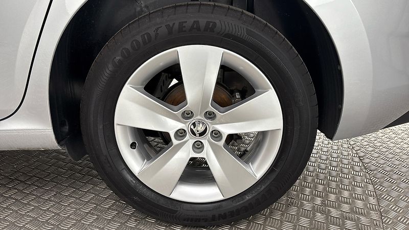 Škoda Scala 1.0 TSI Style - fotka 19 z 27