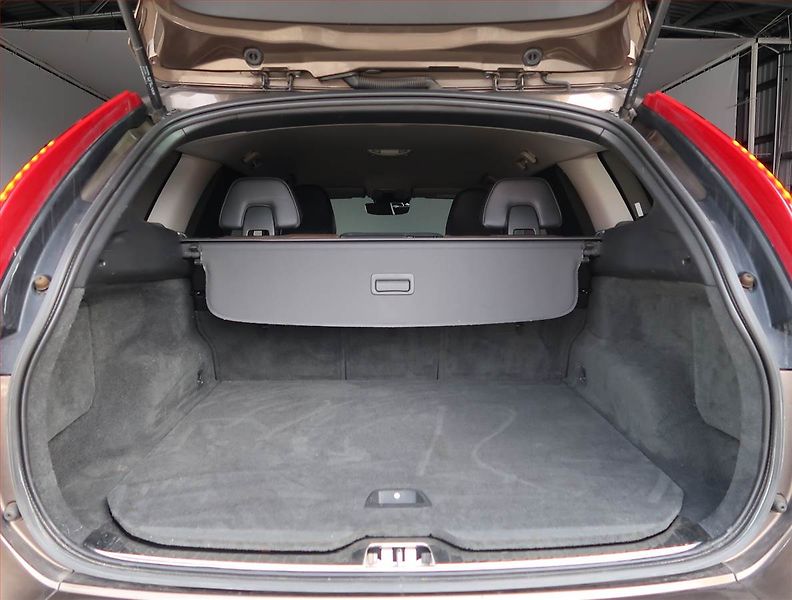 Volvo XC60 (2014) D4, 4X4, Automat, Kůže - fotka 14 z 17