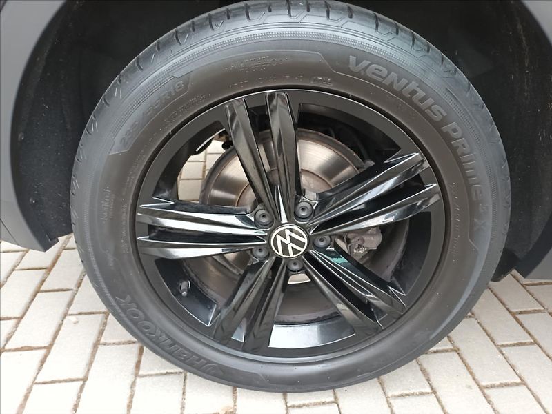 Volkswagen Tiguan 2,0 TDI,147KW,URBAN SPORT,4X4 - fotka 26 z 48
