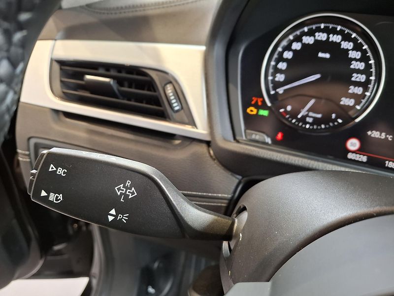 BMW X1 xDrive18d X-Line - fotka 13 z 23