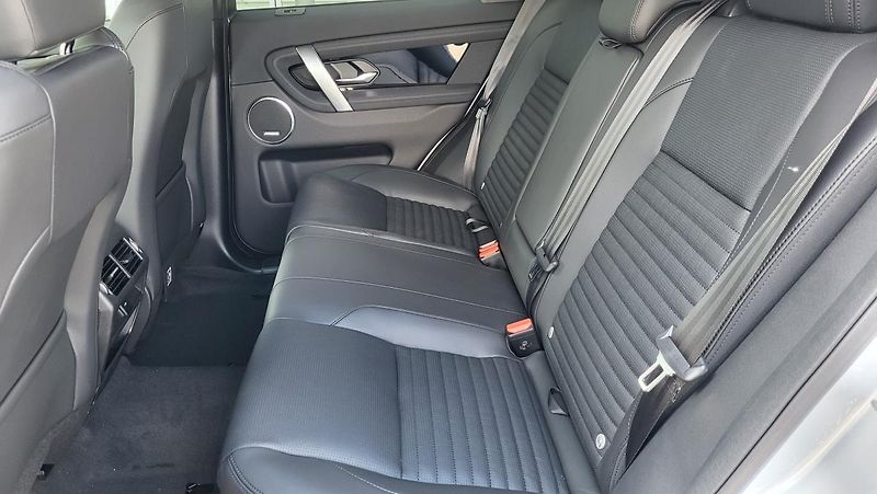 Land Rover Discovery Sport (2022) 2,0 SE D165 AWD Aut. - fotka 21 z 25