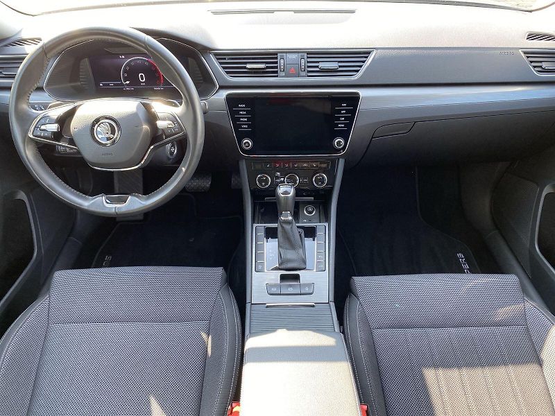 Škoda Superb (2023) Combi 2.0 TDI DSG Style - fotka 5 z 34