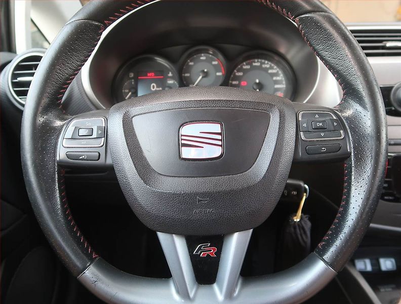 Seat Leon (2010) 2.0 TDI FR, Tempomat - fotka 15 z 16