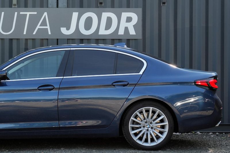 BMW Řada 5 540i xDrive, ČR, ACC, Harman - fotka 3 z 40
