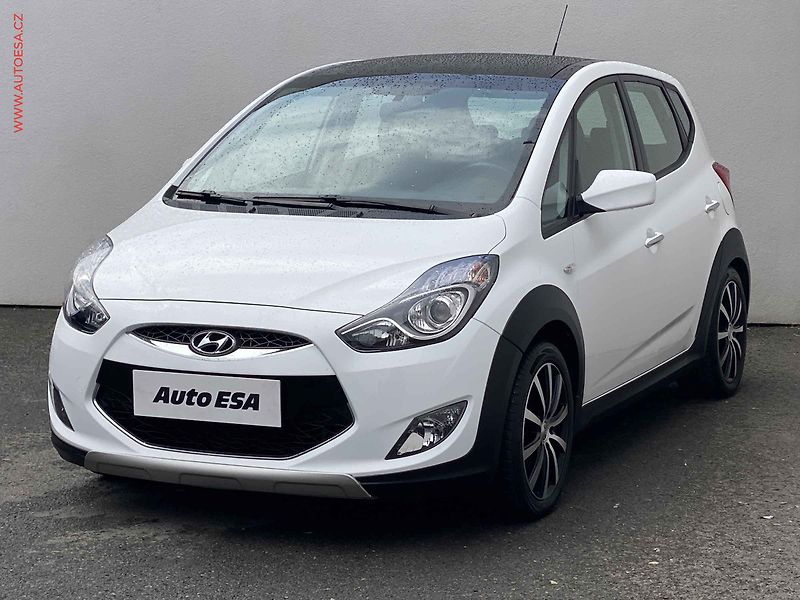 Hyundai ix20 (2015) 1.6i, CrossLine, AT, TZ - fotka 3 z 17