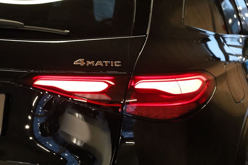 Mercedes-Benz GLC 220d 4MATIC, DISTRONIC, Tažné - fotka 13 z 38