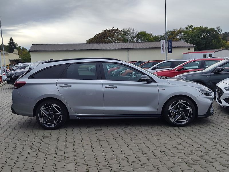 Hyundai i30 1.5 T-GDI/103kW N-Line DCT - fotka 4 z 35