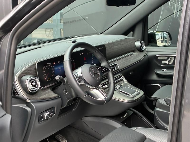 Mercedes-Benz Třídy V 2,0 300 d / Exclusive / L / 4M - fotka 19 z 20