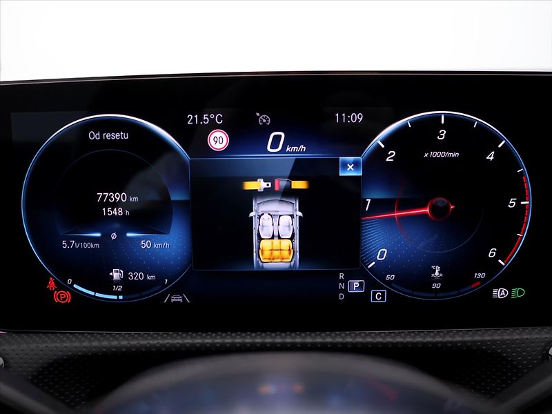 Mercedes-Benz CLA 2,0 CDI AMG CZ DPH Navi - fotka 16 z 37