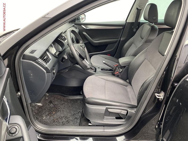 Škoda Octavia (2018) 1.5 TSI, ČR, Style, DSG, LED - fotka 9 z 19