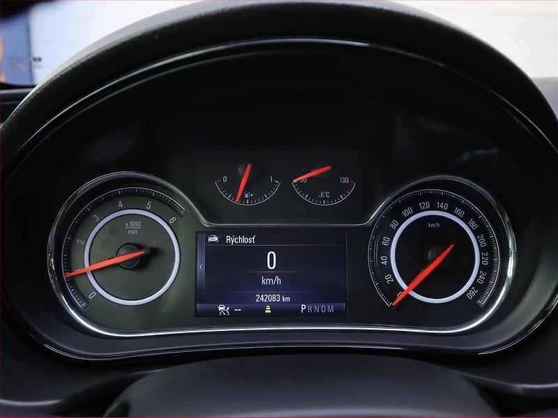 Opel Insignia (2015) 2.0 CDTI, Automat, Navi - fotka 11 z 20
