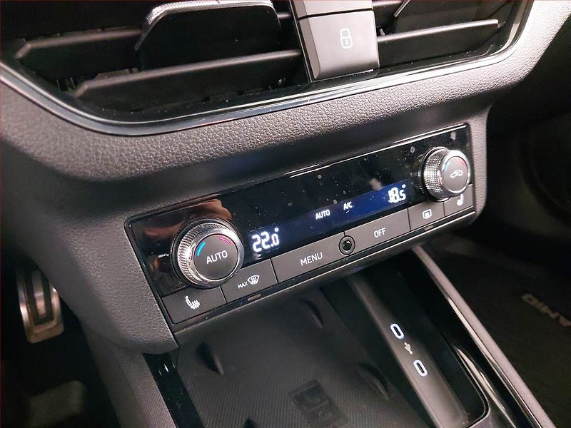 Škoda Kamiq (2021) Scoutline 1.5 TSI - fotka 17 z 20