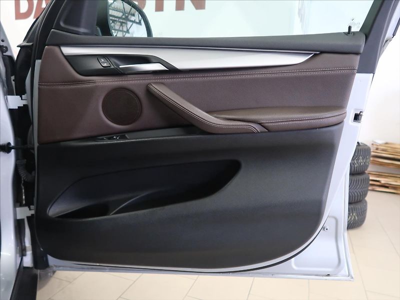 BMW X5 2,0 xDrive25d Steptronic 7míst - fotka 9 z 32