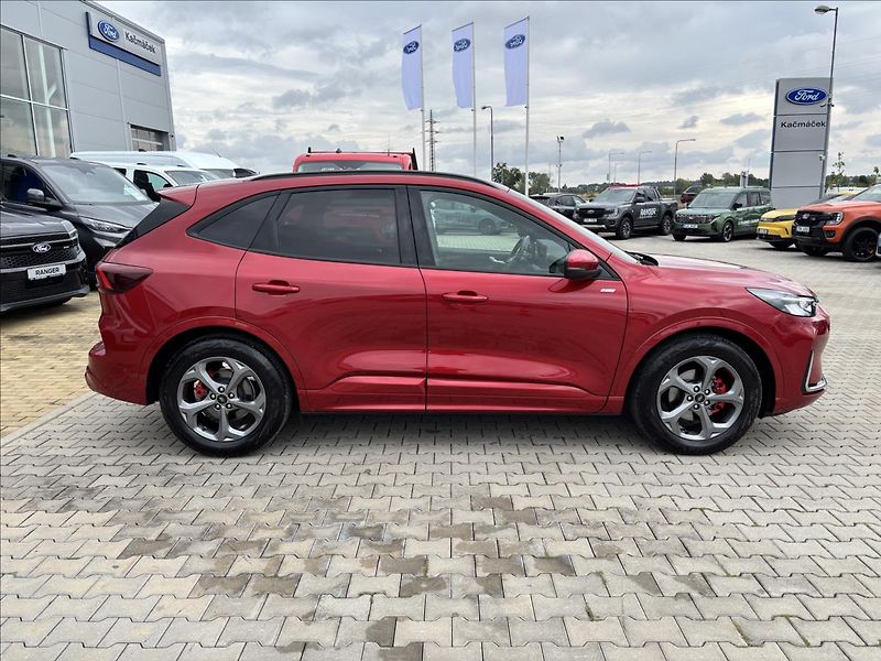 Ford Kuga 1,5 EcoBoost 111kW ST-Line X - fotka 6 z 40