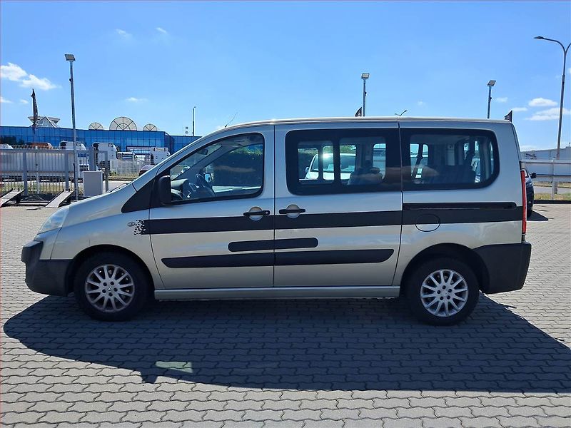 Peugeot Expert (2008) 1.6 HDi, Bus, 8Míst, ČR - fotka 3 z 15