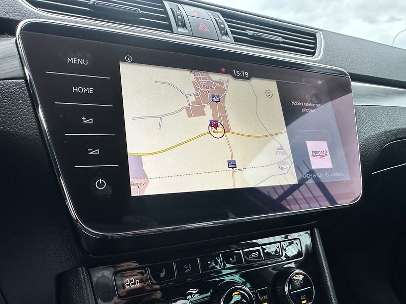 Škoda Superb (2018) 1.6TDi DSG, KAMERA, NAVI - fotka 14 z 20