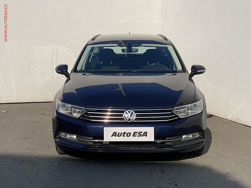 Volkswagen Passat (2016) 1.6 TDi, Comfortline, navi - fotka 2 z 17