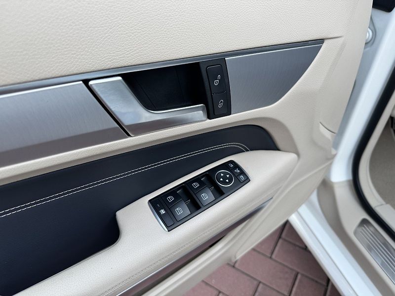 Mercedes-Benz Třídy E (2015) 250d Ad.LED Harman/Kardon - fotka 26 z 50