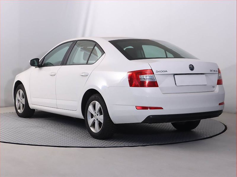 Škoda Octavia (2013) 1.6 TDI, Serv.kniha, Tempomat - fotka 4 z 18