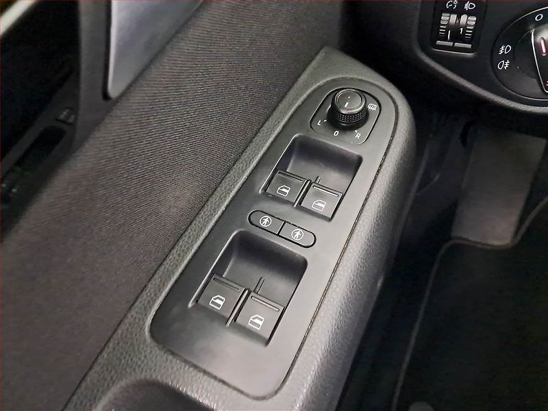 Seat Alhambra (2015) 2.0 TDI, Navi, Tempomat - fotka 15 z 15