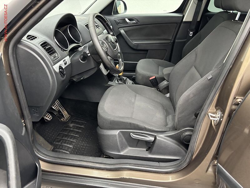 Škoda Yeti (2011) 2.0tdi 4x4, ČR, AC, výhřev - fotka 9 z 16