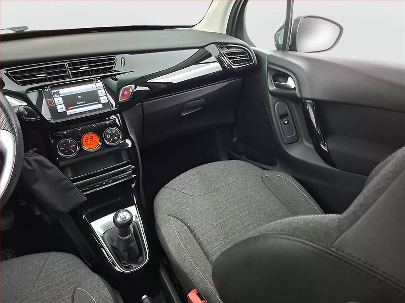 Citroën C3 (2016) Exclusive 1.2 VTi, Tempomat - fotka 8 z 19