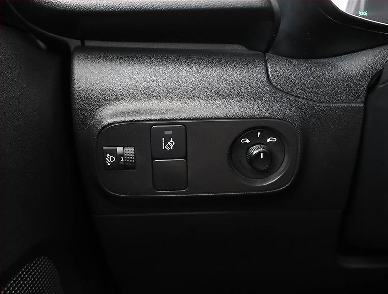 Citroën C3 (2023) 1.2 PureTech, ČR,1.maj - fotka 15 z 16
