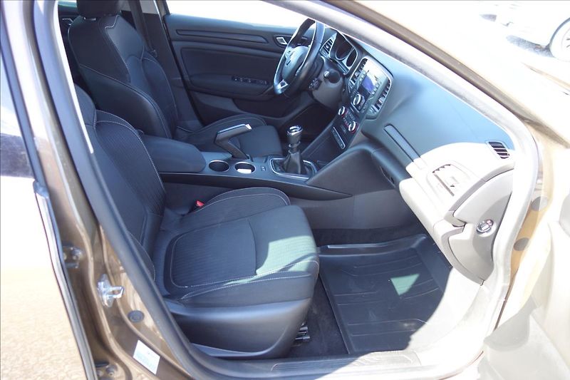 Renault Mégane 1,2 TCe,ČR,SERVIS.KN.,LIMITED. - fotka 12 z 36