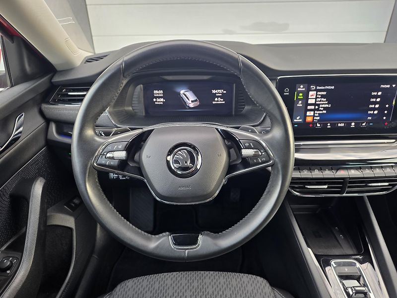 Škoda Octavia (2023) 2.0TDI DSG STYLE TAŽNÉ FULLLED - fotka 13 z 24