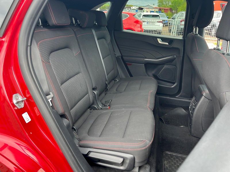 Ford Kuga (2021) - fotka 17 z 28