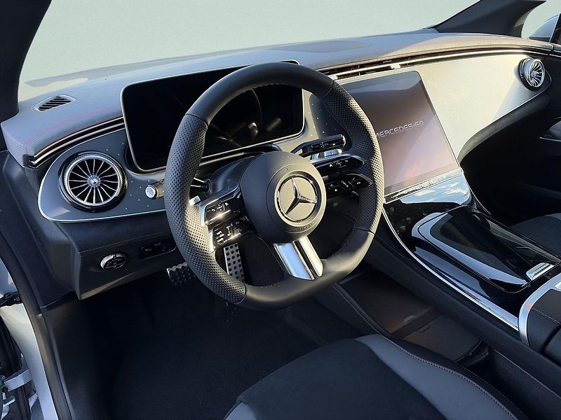 Mercedes-Benz EQE (2025) 350 4MATIC Electric Art Editio - fotka 9 z 13