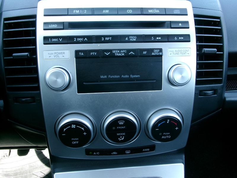Mazda 5 (2007) 2,0D AC TEMP 7míst - fotka 19 z 28