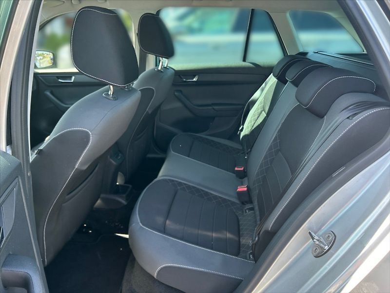 Škoda Fabia 1,0 TSI 70 Ambition - fotka 8 z 11
