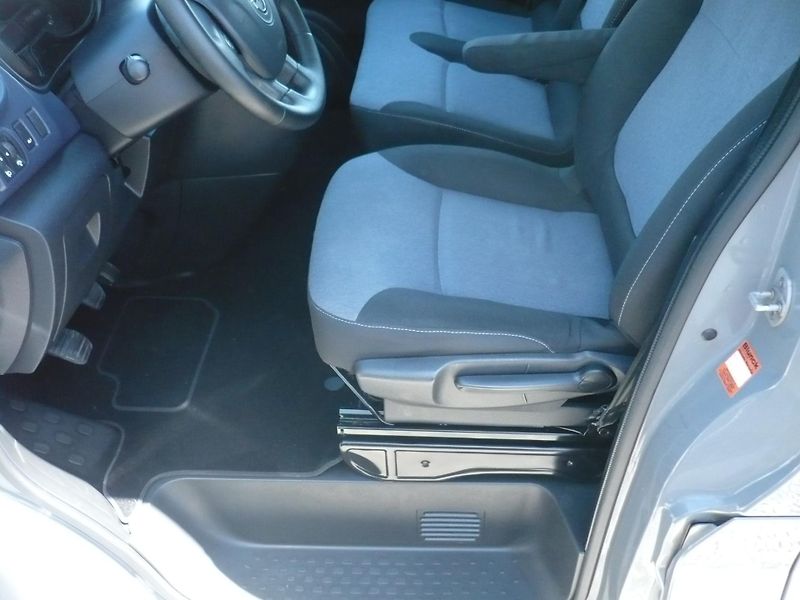 Opel Vivaro 1.6 DCI 92Kw 9Míst Long - fotka 12 z 28