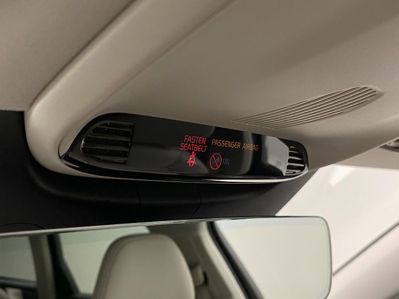 Volvo V90 D5 AWD INSCRIPTION AUT CZ - fotka 29 z 50