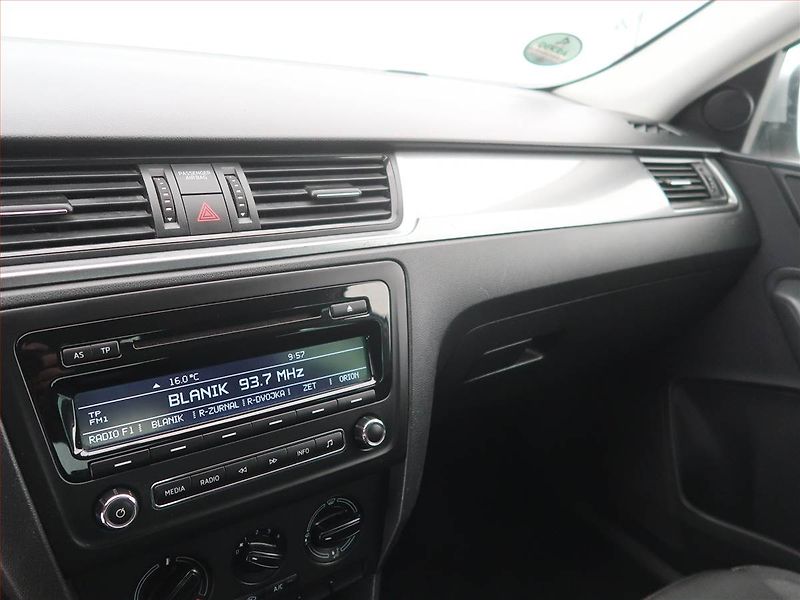Škoda Rapid (2014) Ambition 1.6 TDI, Serv.kniha - fotka 10 z 12