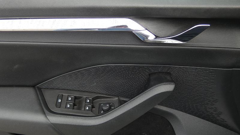 Škoda Octavia 2,0 TDI Style DSG 110 kW - fotka 9 z 24